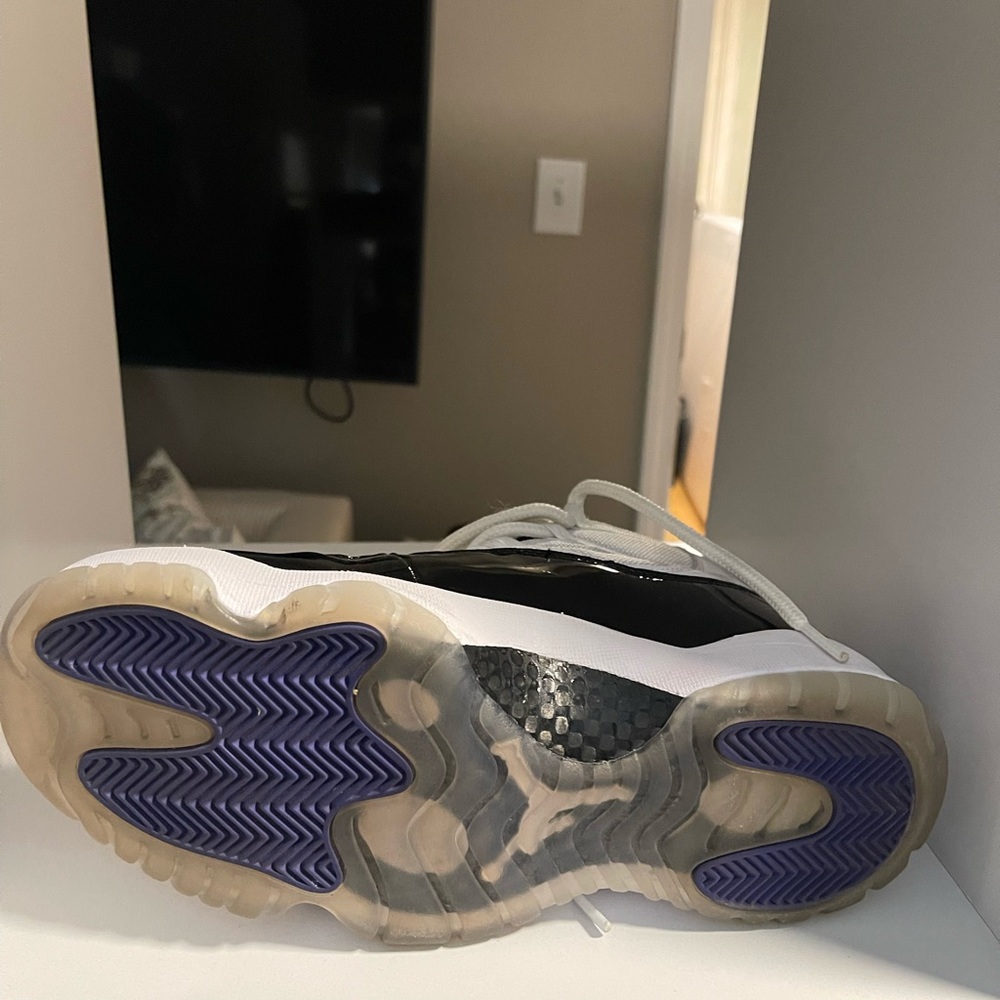 Nike Air Jordan XI 11 Retro Concord 2018 Men’s Size 9.5 White Black 378037-100 - Picture 12 of 12